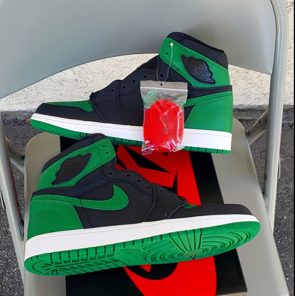 Jordan 1 pine green 2.0 - Picture 2 of 5